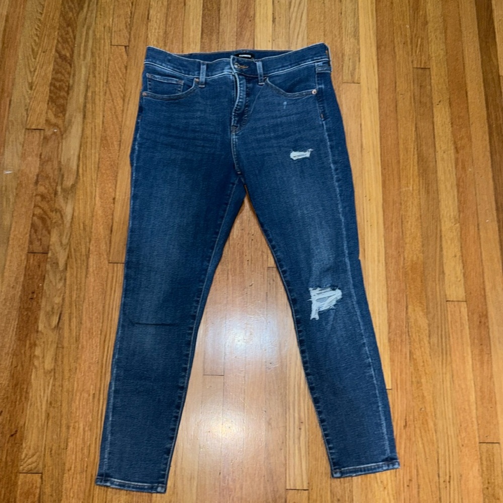 Women’s Express skinny Mid Rise 4 way hyper stretch size 6s